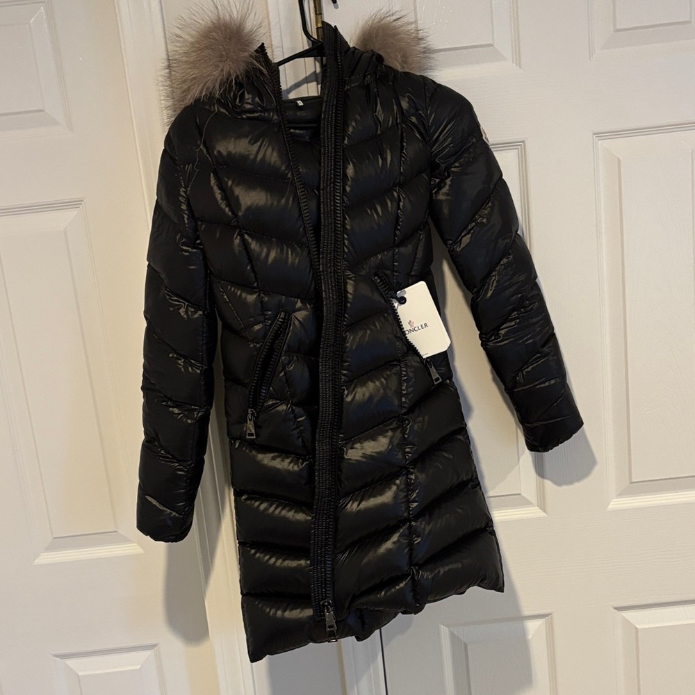 Moncler Black Puffer Jacket with Fur Hood fulmarus